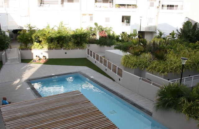 T2 apartment with Hermitage swimming pool 150 m from the lagoon.