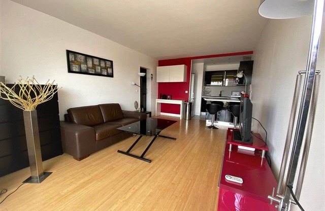 T2 apartment 47m ² renovated, modern, bright, quiet 5 minutes from Paris