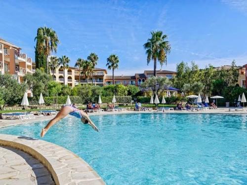 T2 avec Piscine, Vue Mer, Parking, à 200m de la Plage - FR-1-768-70