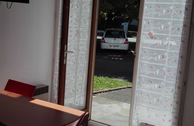 T2 BIARRITZ with lake and sea parking