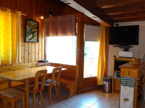 T2 confort 4 pers, Wi-Fi, garage, 150m commerces, 100m télécabines - FR-1-802-74