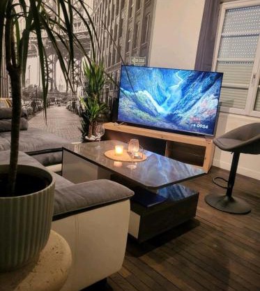 T2 Cosy autonome h24 Parking privé attenant TV 165cm Netflix wi-fi au Rez-de-chaussée
