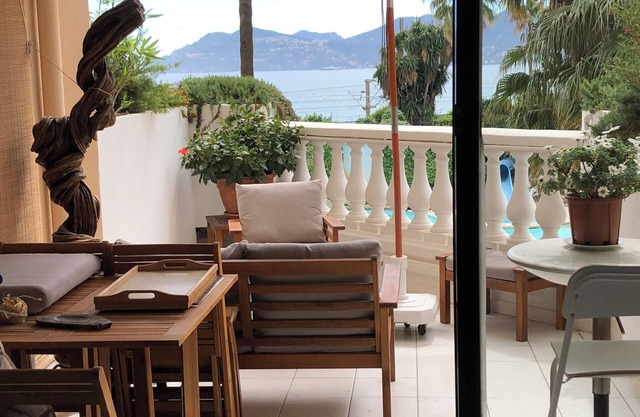 T2 Face Mer Cannes Large Terrace - Swimming pools - Sea parking 30m away.