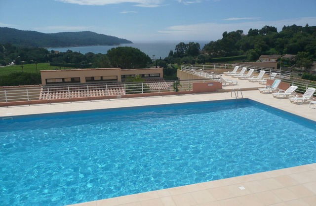 T2 idyllic peninsula of St. Tropez: sun, sea views, beaches and coves on foot.