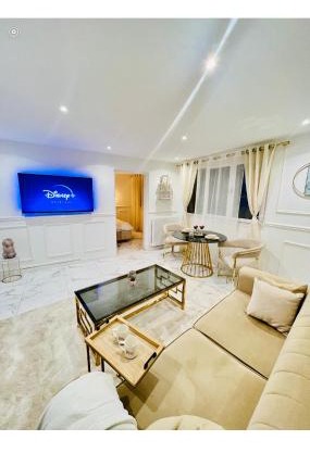 T2 Paris Villemomble luxury