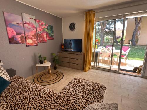 T2 RDC à Canet en Roussillon Europa 4 pers ,piscine,clim, tennis, parking