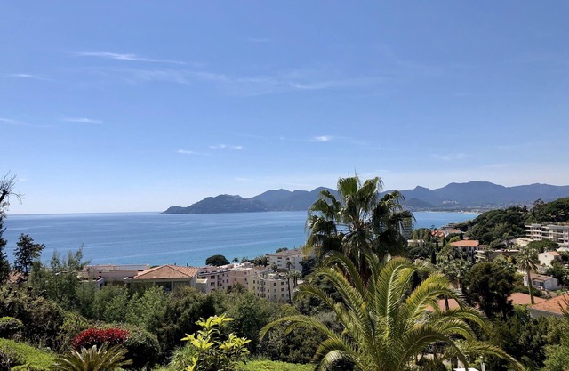 T2 superb apart with sea view at Cannes