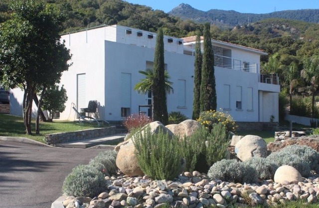 T2 VILLA WITH SEA VIEW GARDEN IN BEAUTIFUL PROPERTY NEAR THE SEA