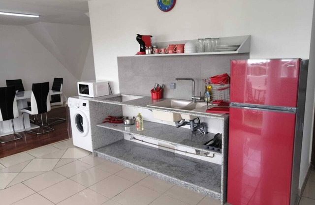 T3 (130m²) Hypercentre St-Denis, sea and mountain views