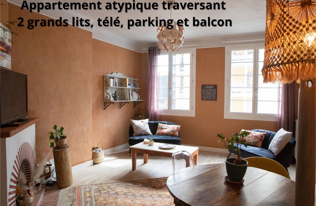 T3 Atypical, Parking, Balcon Pau Centre. Cozy atmosphere. Near Parks