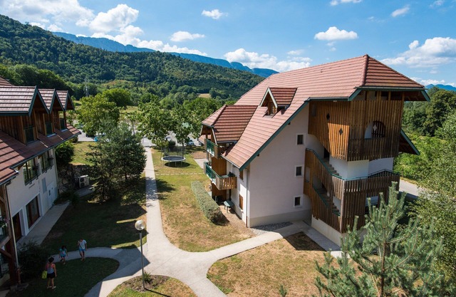 T3 + cabine | 2 Piscines sur place | Sauna