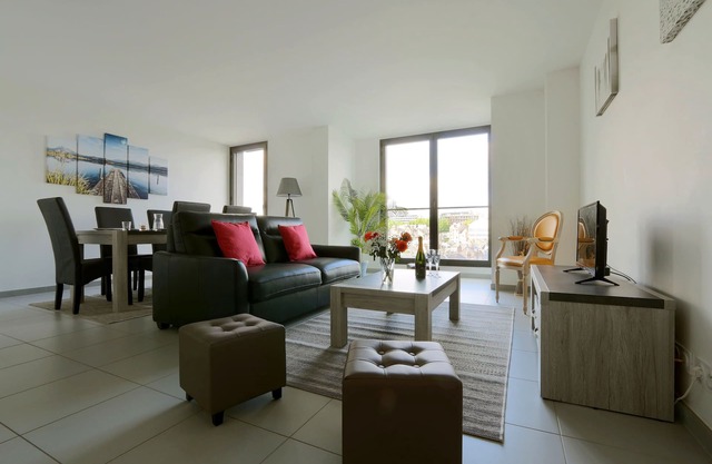 T3 Tours quiet calm station