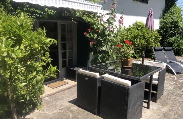 T3 with terrace and garden between sea and mountains