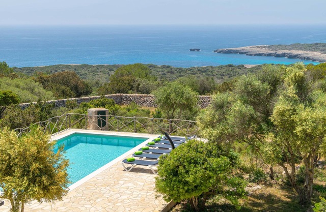 TALAIA D'ARTRUTX - Villa with private pool in a privileged enclave and with free Wi-Fi