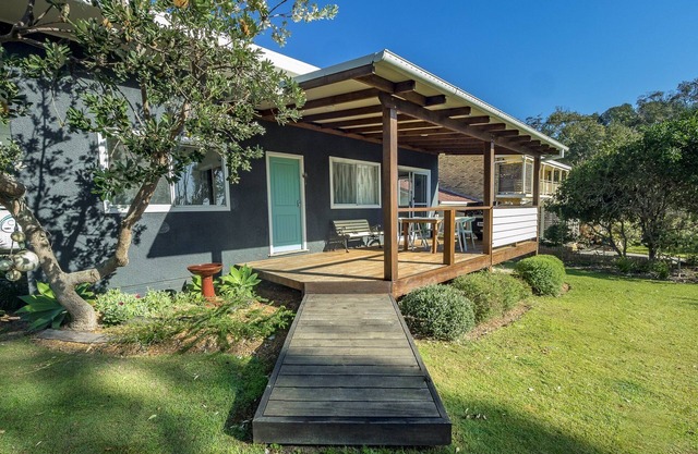 Tallowood beachside cottage