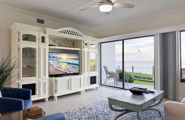 Tamarind – 2BR Condo with Lemon Bay Views