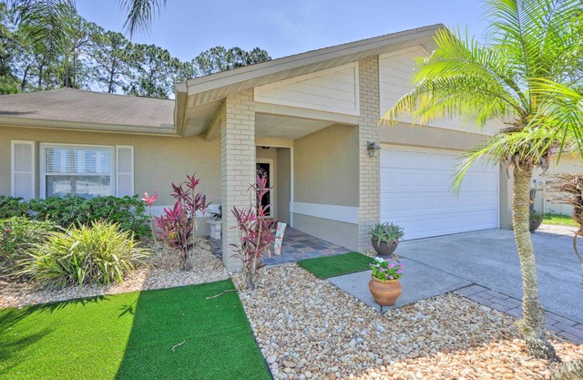 Tampa Home w/Hot Tub ~ 15 Mi to Downtown!