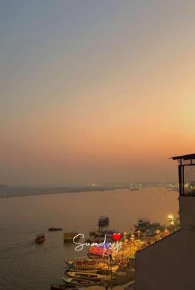 Tandon Lodge Homestay Infront Of River Ganga