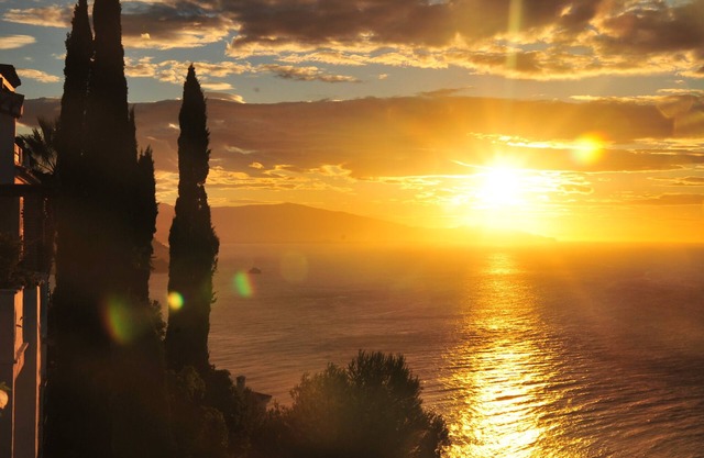 tasteful conditioning, sea view (180 degrees), quiet/airy location