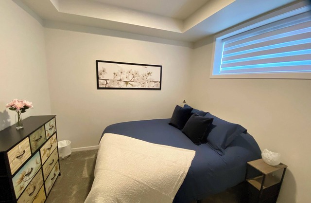 Taylor Tranquility Retreat~Cozy 1 Bedroom Apt with FULL kitchen & Full Washroom