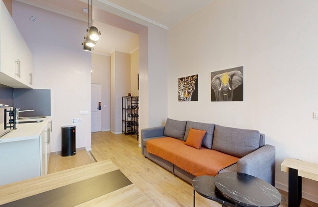 TBS 107 - Charming and elegant studio with balcony