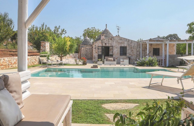 TD Trulli della Lama Private Trulli with Pool