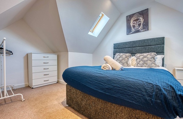 Team Accommodation Birmingham Guesthouse w. Parking WIFI & Netflix