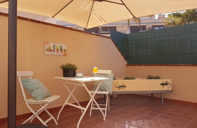 Tenerife lizards- beachfront duplex in the very first line - spacious, luxury