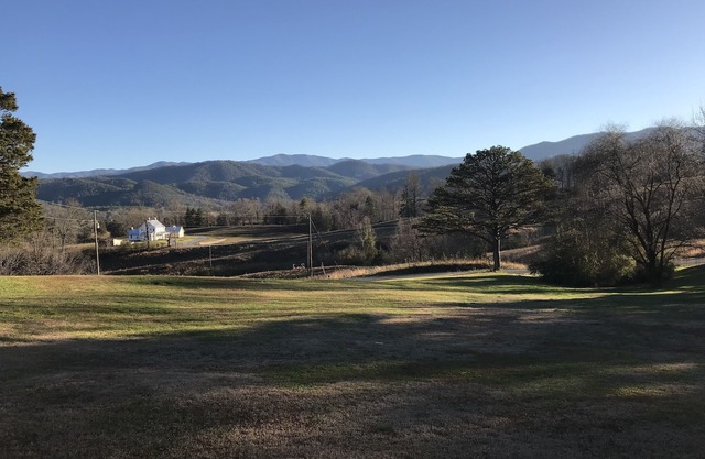 Tennessee's Finest Smoky Mountain Vacation Rental Getaway!