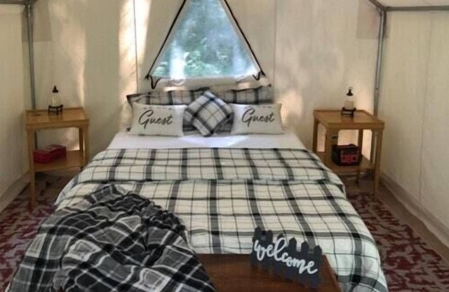 Tentrr Signature Site - Four Oaks at Camp Temike