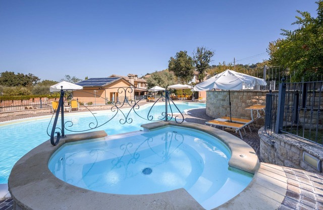 Tenuta Le Fontanelle with private pool in Le Marche hills, 25 minutes from the Adriatic Sea
