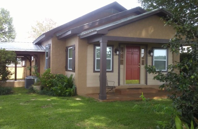 Terra Firma, 3br, 2ba, smoke/vape-free, animal-free, adults only, sleeps 7