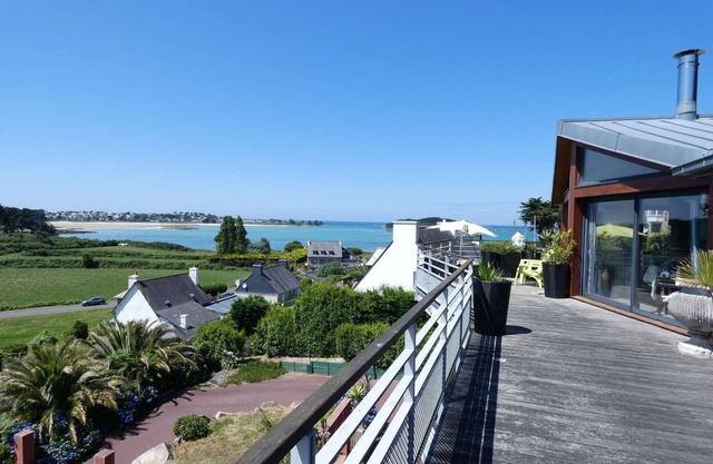 Terrace apartment PANORAMIC SEA VIEW 8 people 300m from the beach