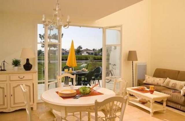 Terrace, parking, 56m², Saint Gilles Croix de Vie