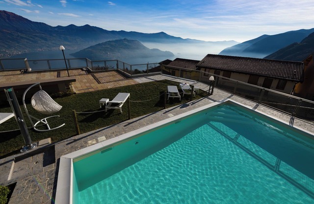 Terrazza a Lago - three-room duplex apartment with terrace and pool at Lake Iseo