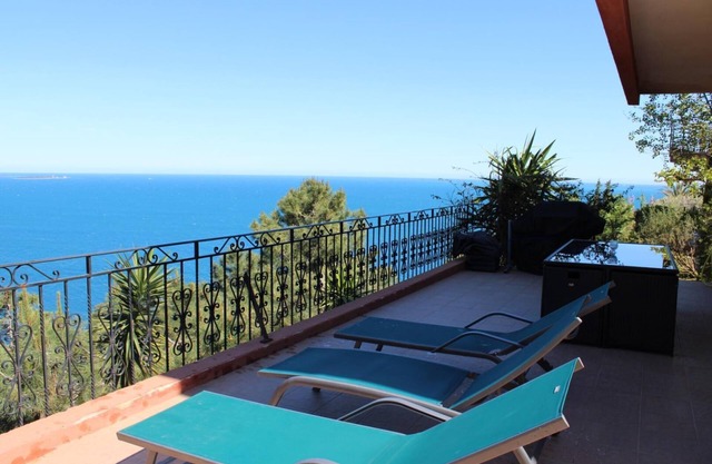 Terres Rouges 2 - THEOULE SUR MER