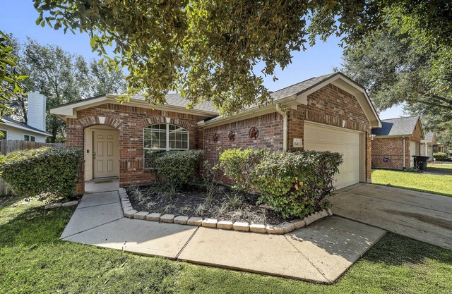 Terrific 3-bedroom house with Central AC in Tomball TX
