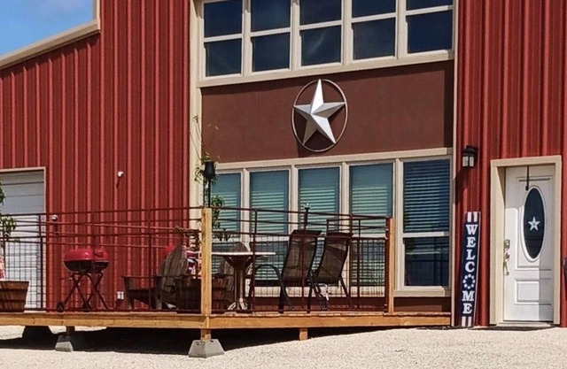 Texas Hill Country. Wineries! Getaway! Enjoy the peaceful countryside.