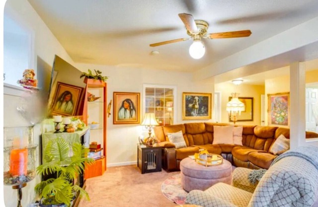 tExclusive 1500 SQ.FT. 2BR Suite Hot Tub,Sauna,Gym,BBQ