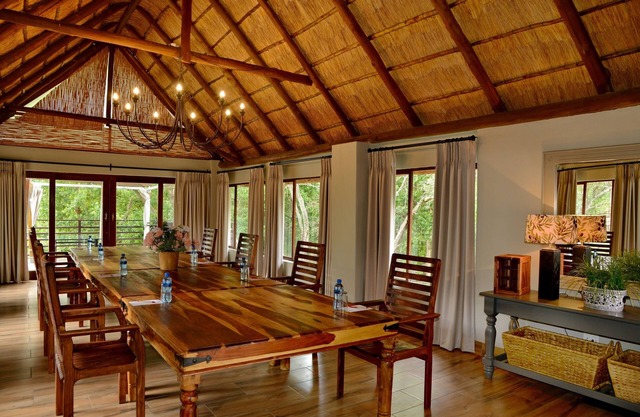 Thanda Manzi Country Hotel