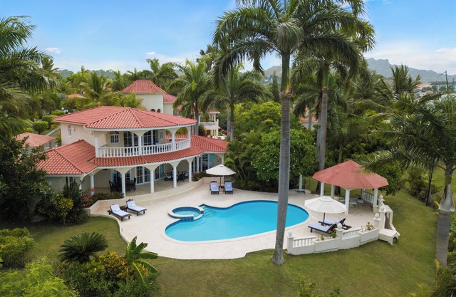 The 3 bdrm Crown Villas are the ultimate in luxury and exclusivity,