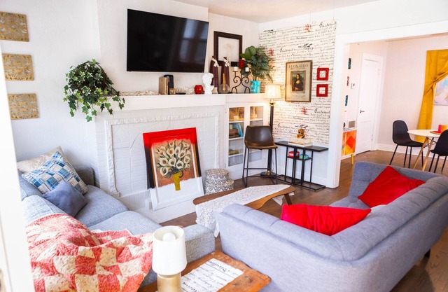 The Andey, Historic Art Cottage By NW Expressway I-44, I-235, Uptown