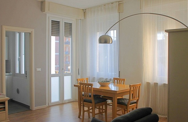 The apartment is on the first floor of a building without a lift.Apartment of 75 square meters, comfortably accommodates 4 people.We are located in a very lively neighborhood, where the city market is held on Tuesdays, near the hospital (a few minutes wa