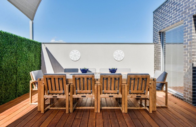 The Art House - 5 Bedroom luxury holiday house in the heart of Rosebud - 4pm check out on Sundays*