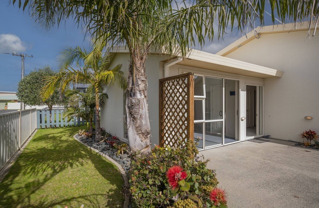 The Bach - Whangamata Holiday Home