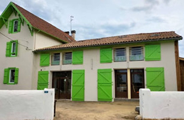 The barn of Pintouquet consists of four apartments and a studio.