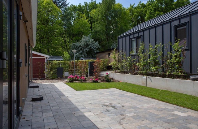 The beautiful Eco Cottage Comfort has unique furnishings and a large garden.