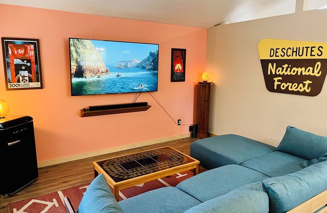 The Blue Spruce - bright, clean 2-bedroom home