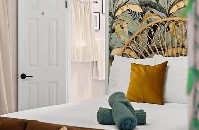 The Boho JungalownPrivate | HotTub I Downtown
