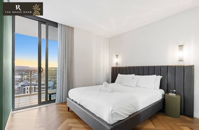 The Brass Room Pineapple Wyndham Surfers Paradise